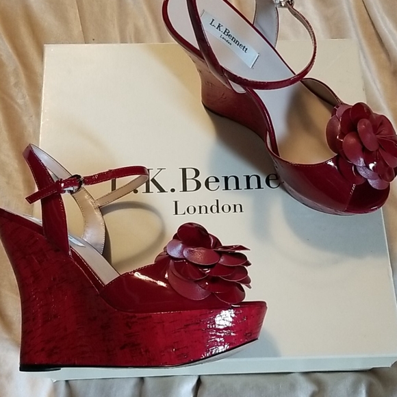 L.K.Bennett red edges floral shoe size 8-8 1/2 - Picture 4 of 11